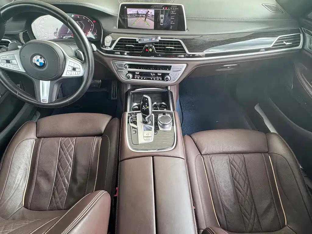 BMW 7 Series — миниатюра 9