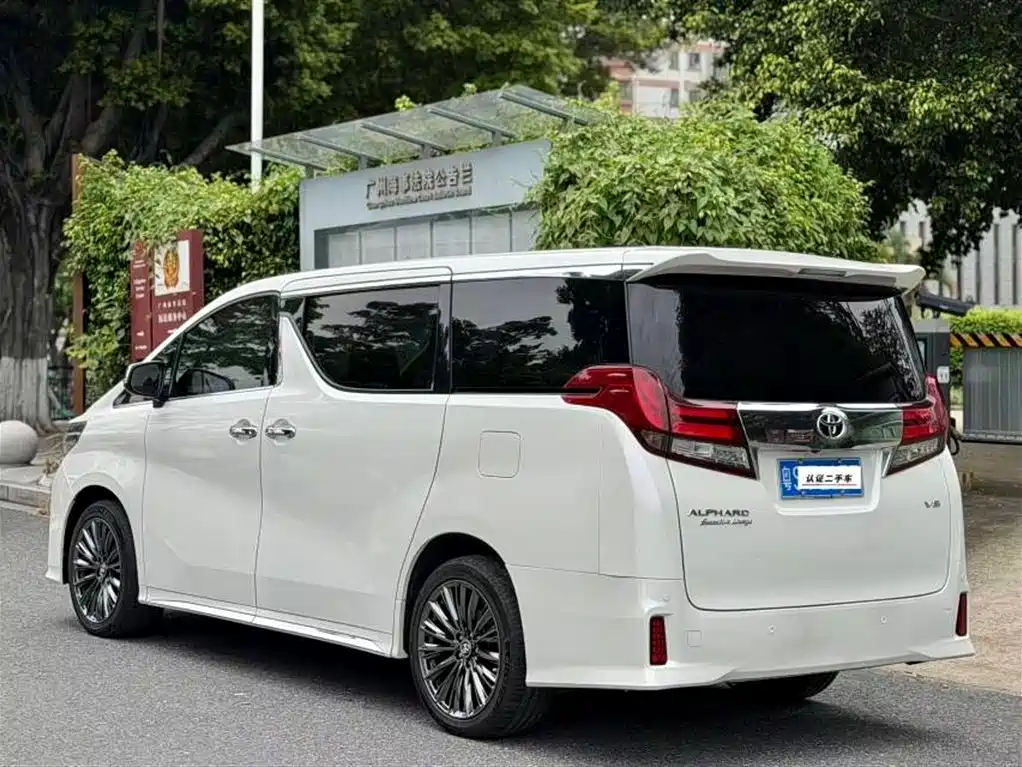 Toyota Alphard 2015 3.5L Luxury