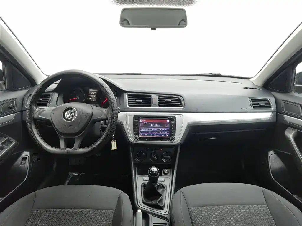 Volkswagen Lavida 2015 1.6L MT