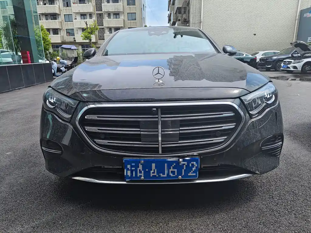 Mercedes-Benz E-Class — миниатюра 2