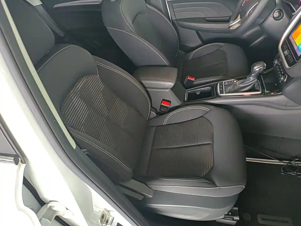 Roewe RX3 — миниатюра 25