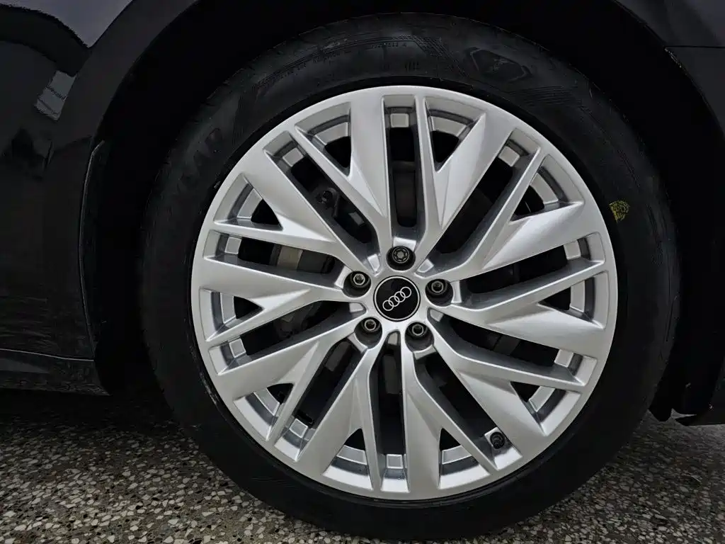 Audi A7L — миниатюра 13