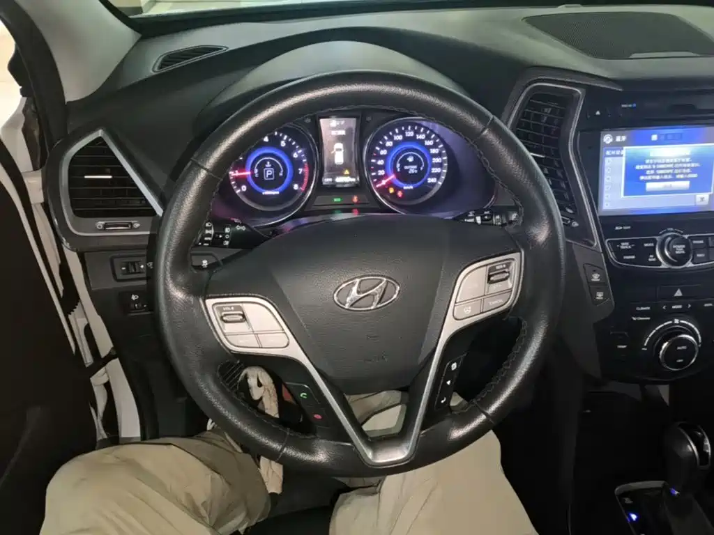 Hyundai Santa Fe — миниатюра 11