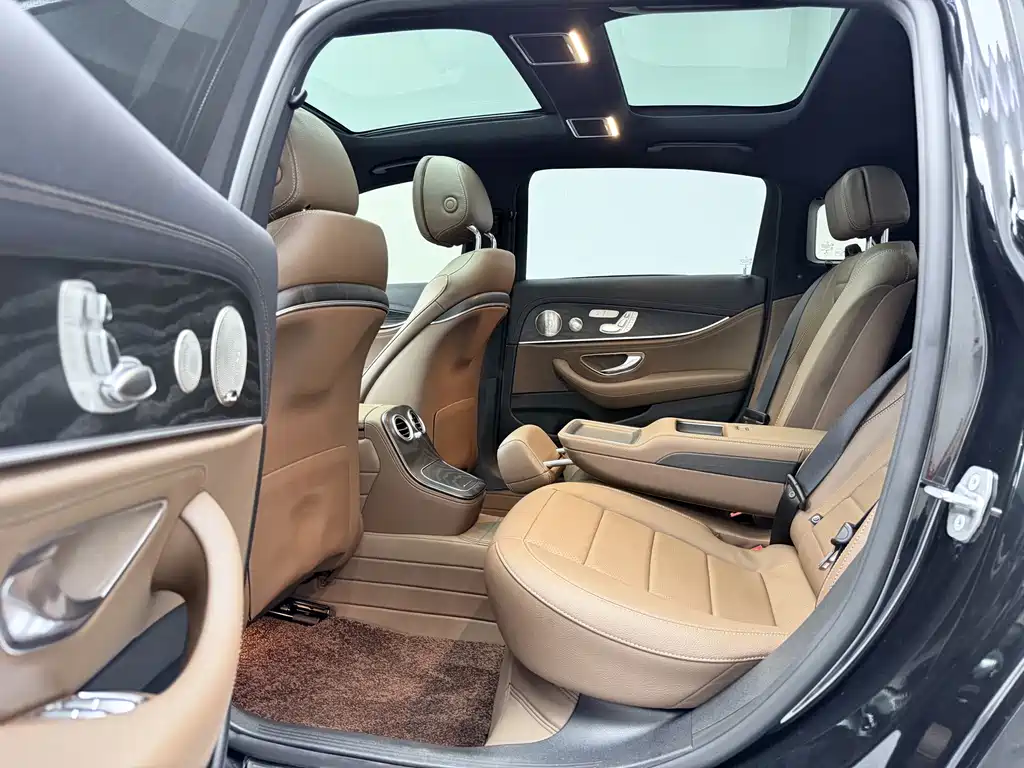 Mercedes-Benz E-Class — миниатюра 22
