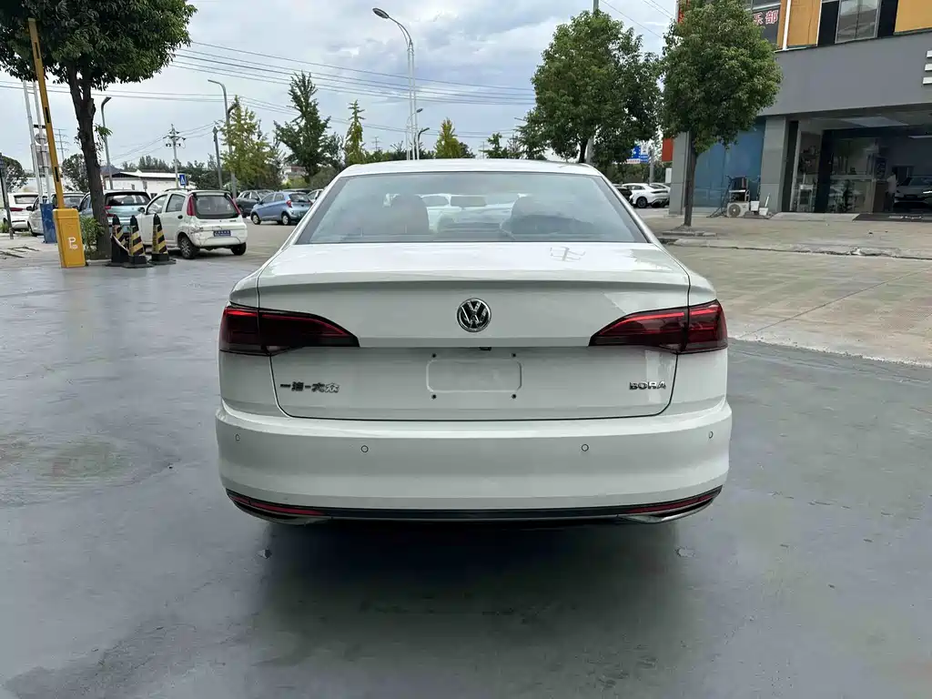 Volkswagen Bora — миниатюра 2