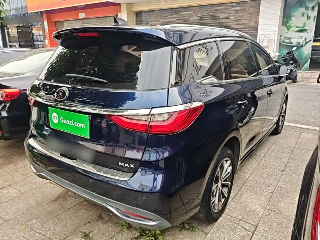 BYD MAX — миниатюра 7