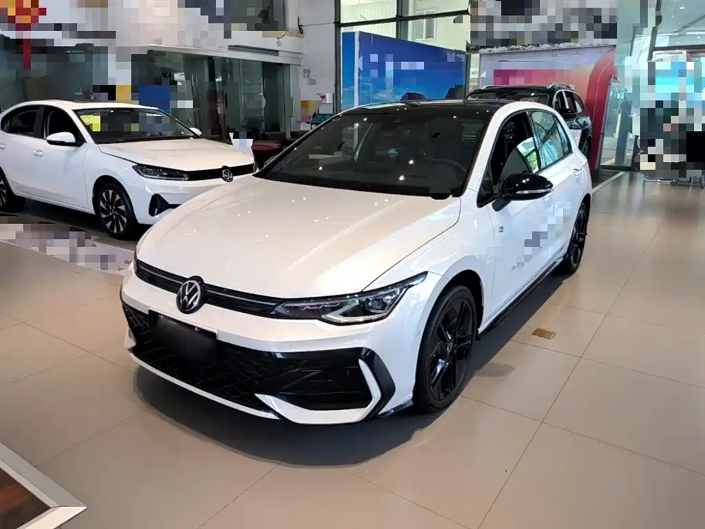Volkswagen Golf 2025 300TSI R-Line