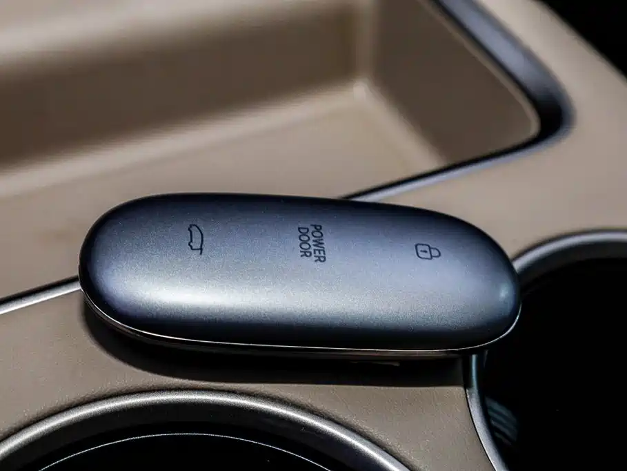 Li Auto Li MEGA — миниатюра 19