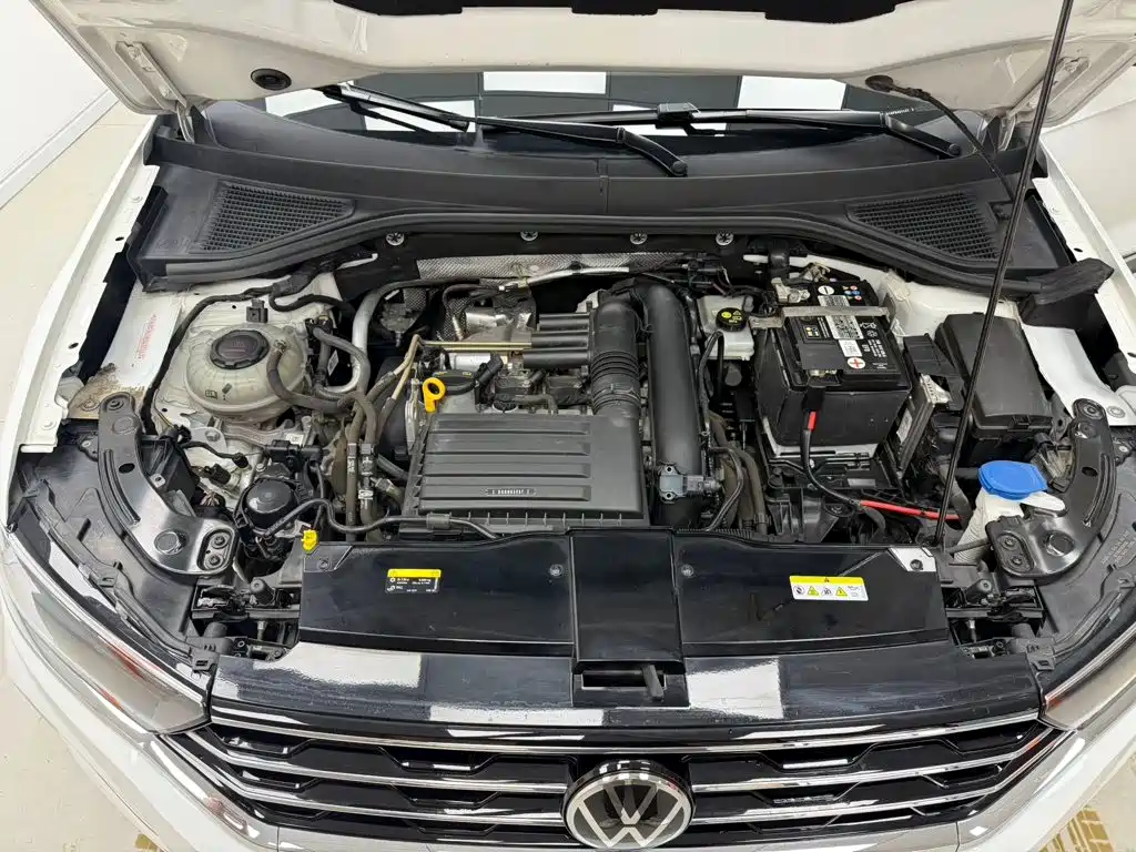 Volkswagen T-Roc — миниатюра 16