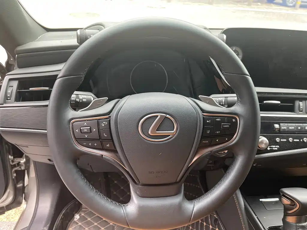 Lexus ES — миниатюра 4