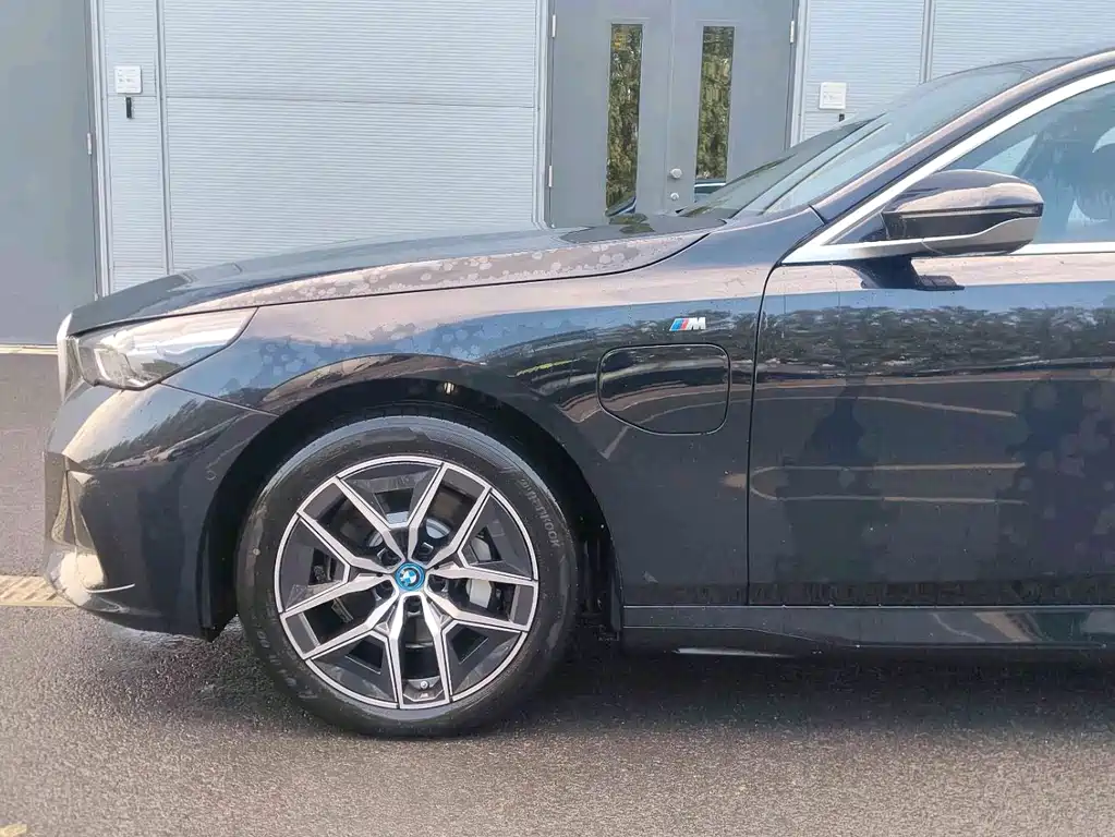 BMW i5 — миниатюра 4