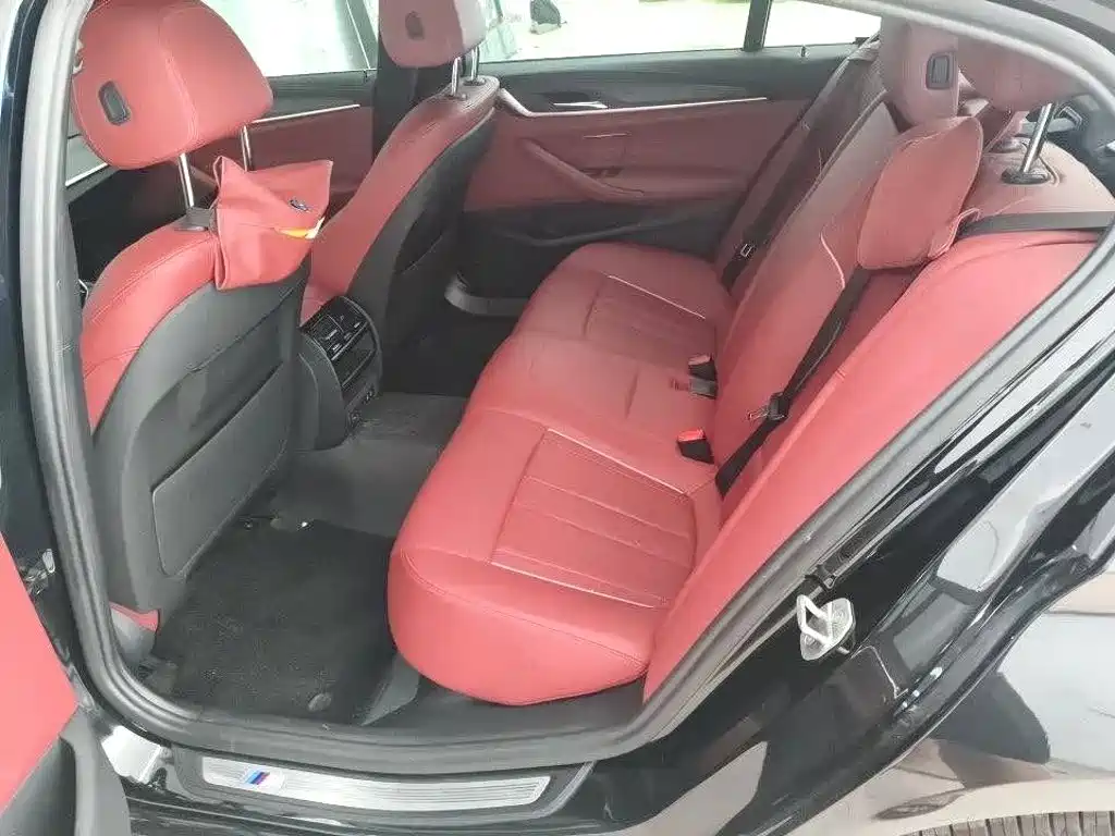 BMW 5 Series — миниатюра 4