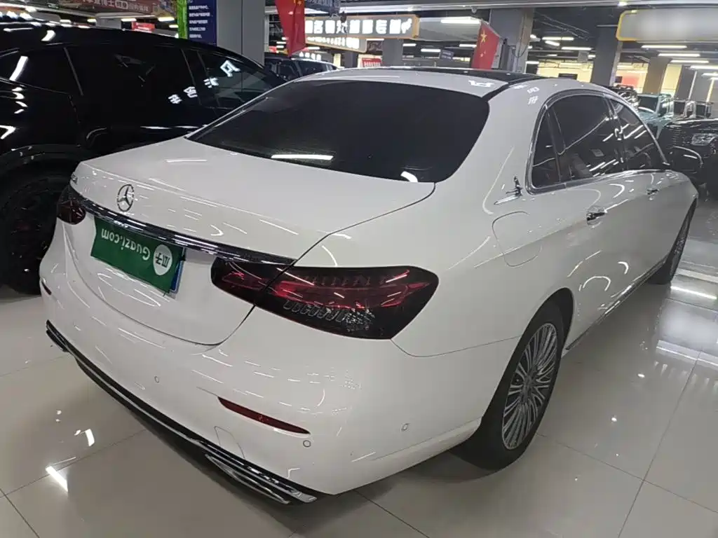 Mercedes-Benz E-Class — миниатюра 7