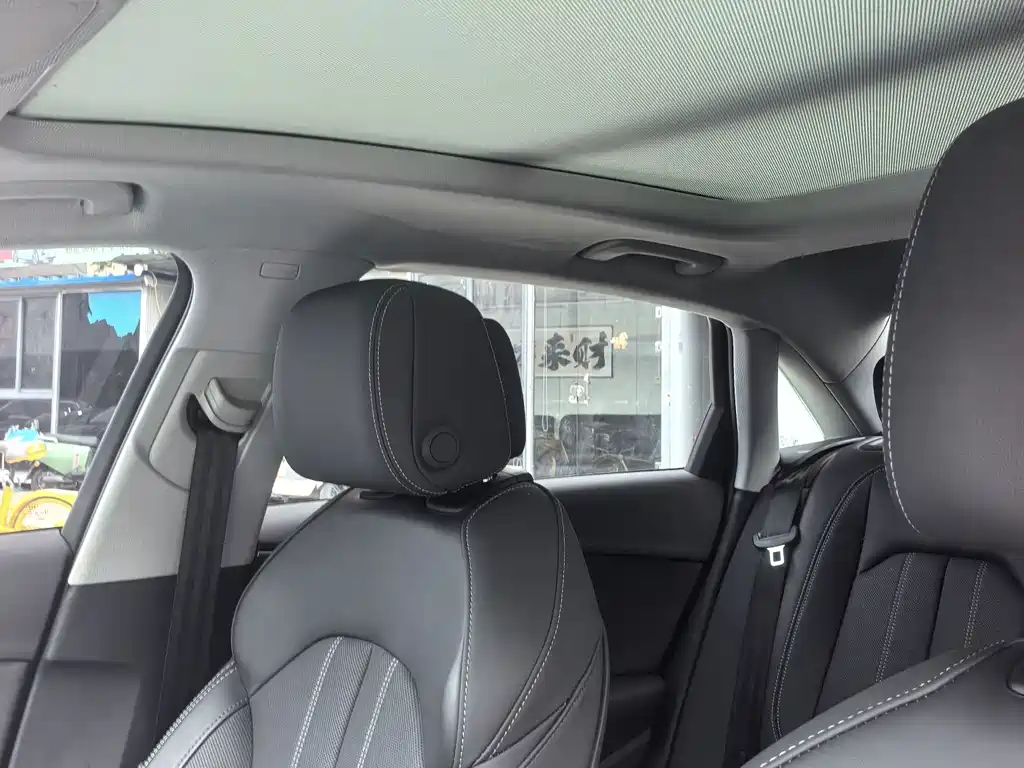 Audi A4L — миниатюра 16