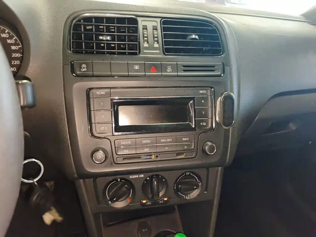 Volkswagen Polo — миниатюра 13