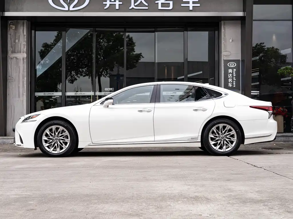Lexus LS — миниатюра 4