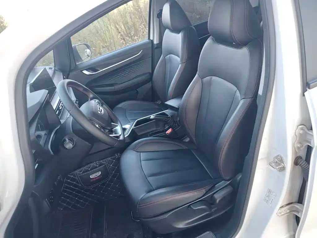 Geely Vision X3 — миниатюра 15