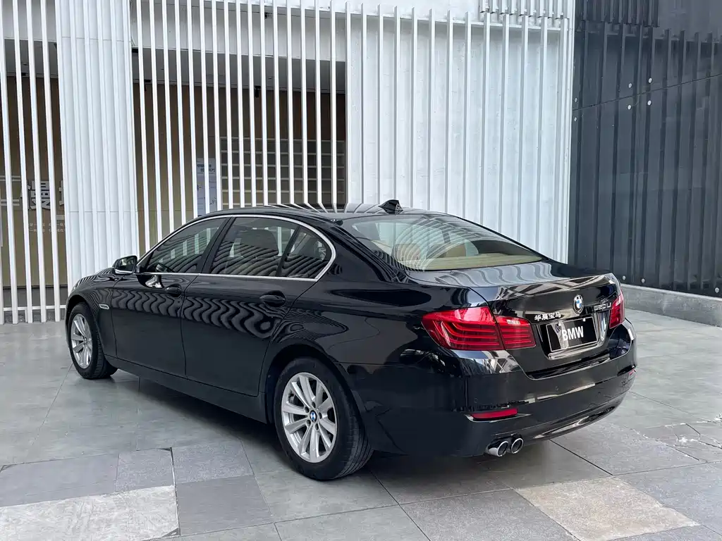 BMW 5 Series — миниатюра 15