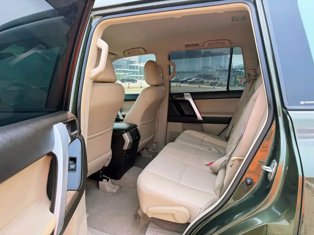 Toyota Prado — миниатюра 13
