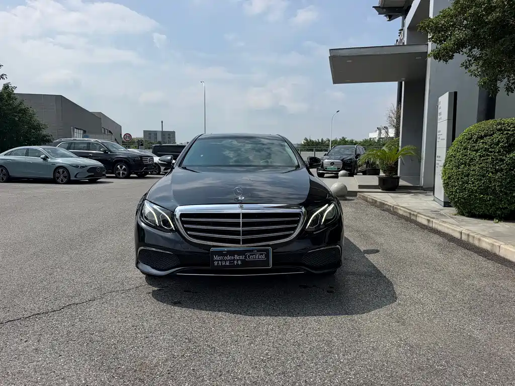 Mercedes-Benz E-Class — миниатюра 2