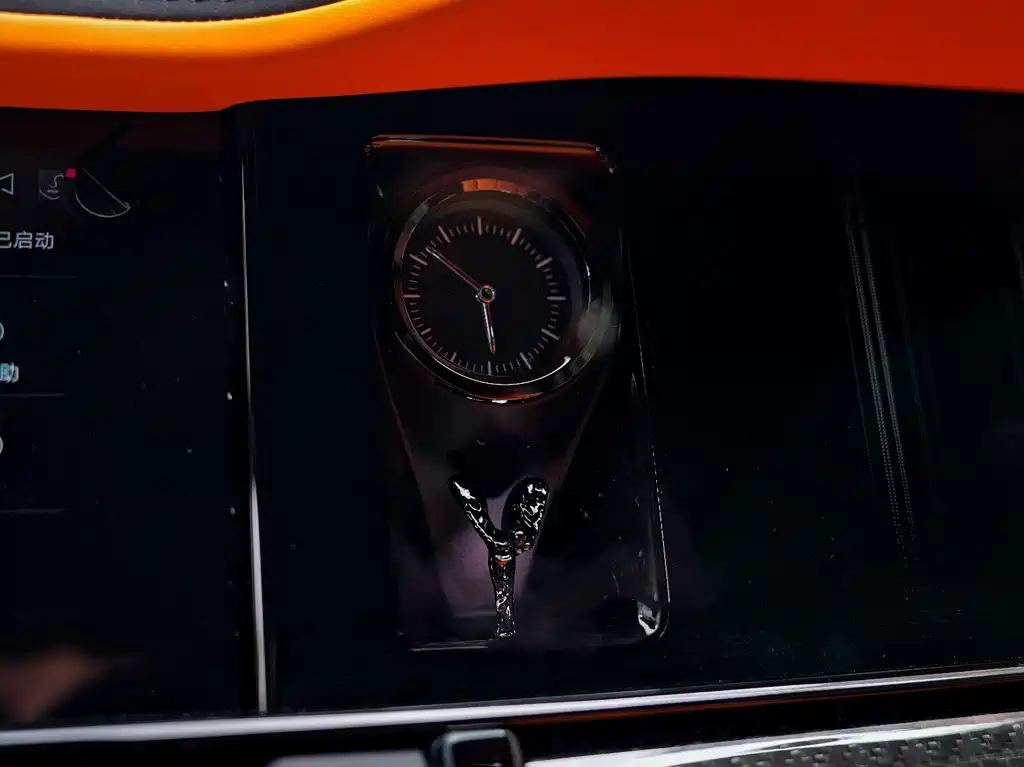 Rolls-Royce Cullinan — миниатюра 9