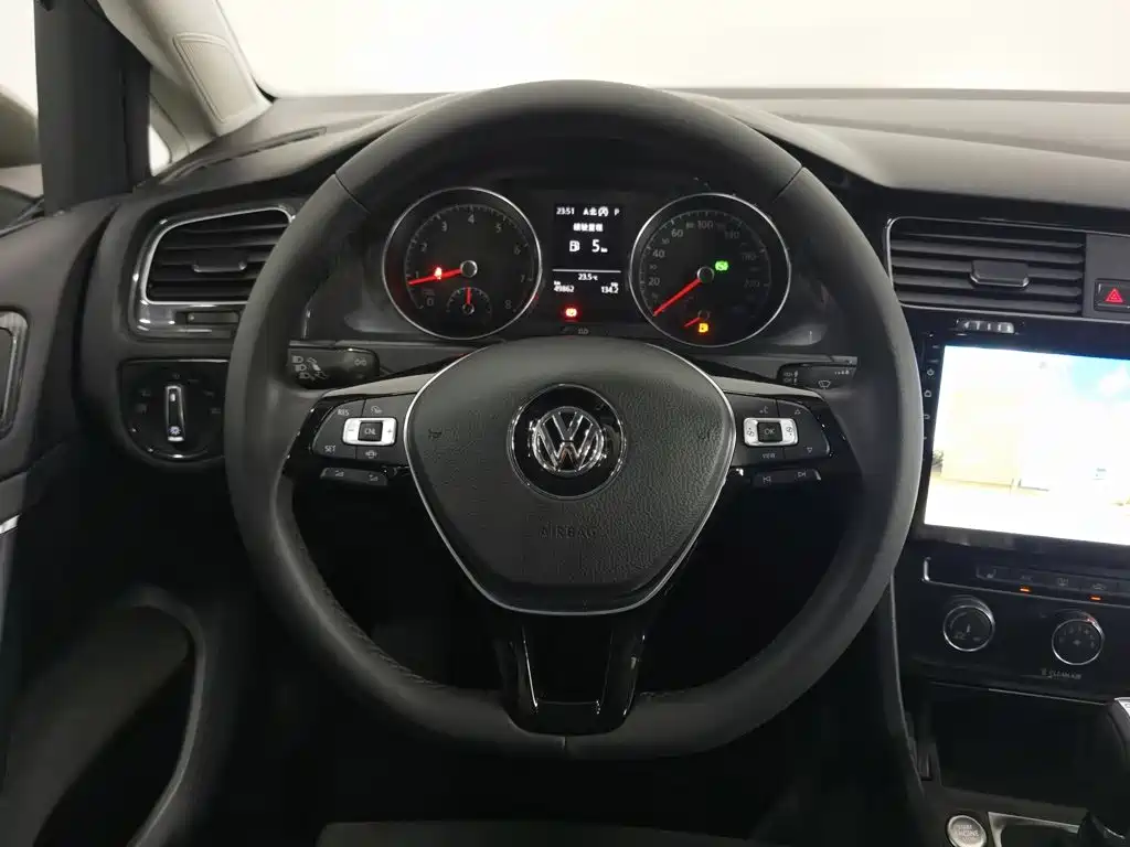 Volkswagen Golf — миниатюра 11