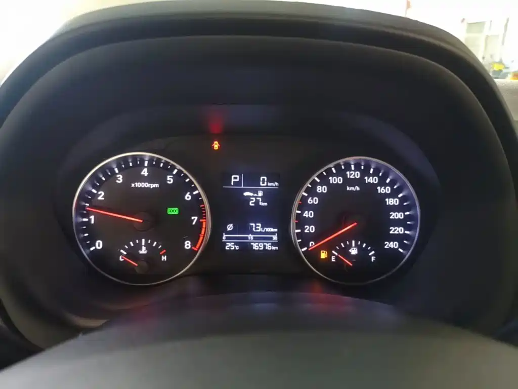Hyundai Elantra — миниатюра 12