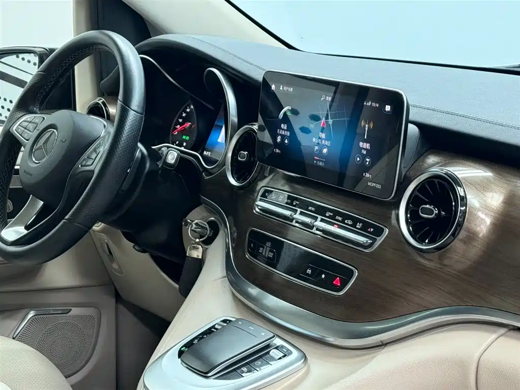 MERCEDES-BENZ V CLASS