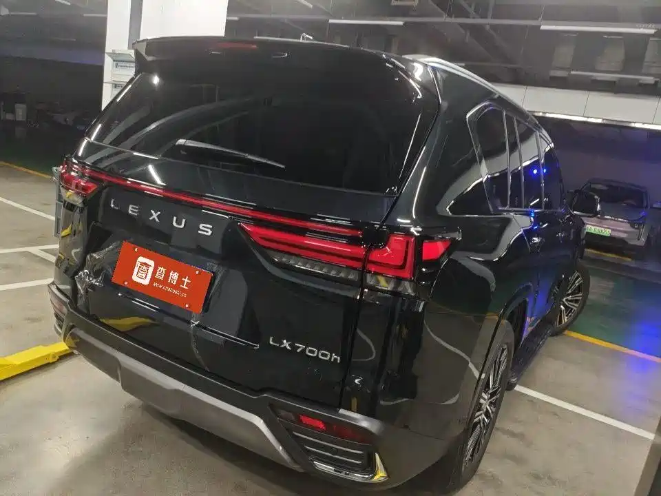 Lexus LX — миниатюра 2