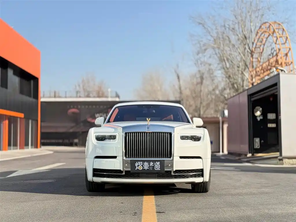 ROLLS-ROYCE PHANTOM