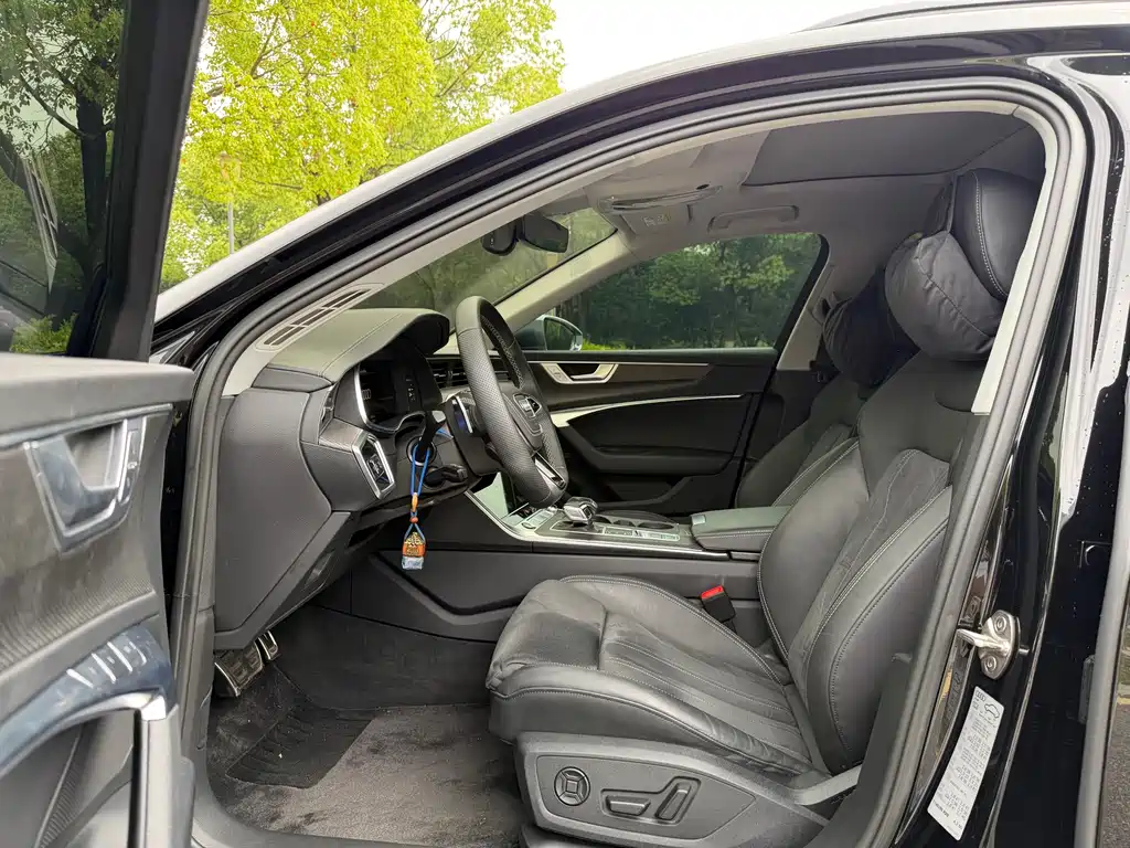 Audi A6 2024 Avant 45 TFSI