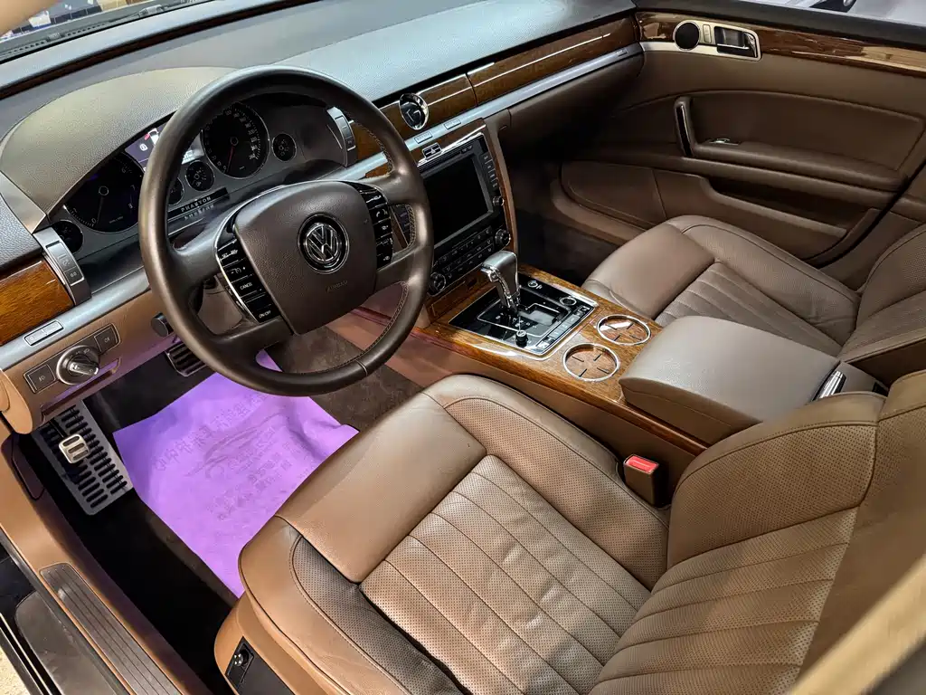 Volkswagen Phaeton — миниатюра 5