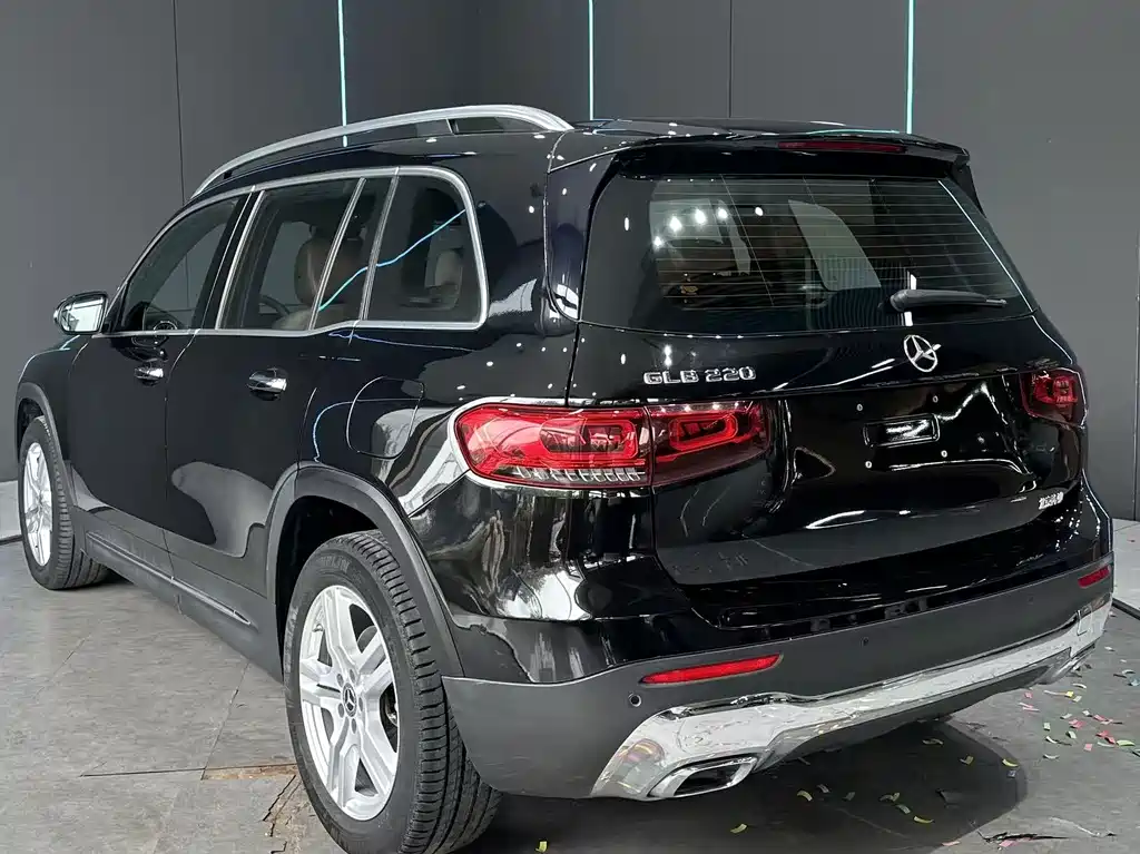 Mercedes-Benz GLB — миниатюра 8