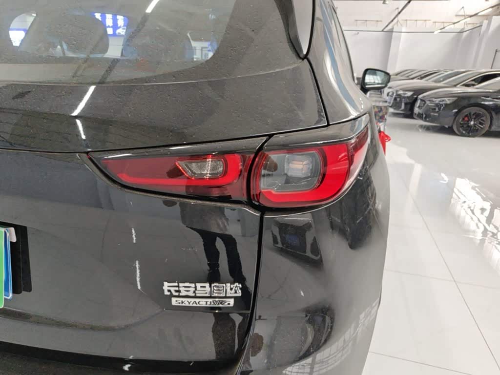 Mazda CX-5 2.0 л 2026 г. Чёрный, пробег 200 км