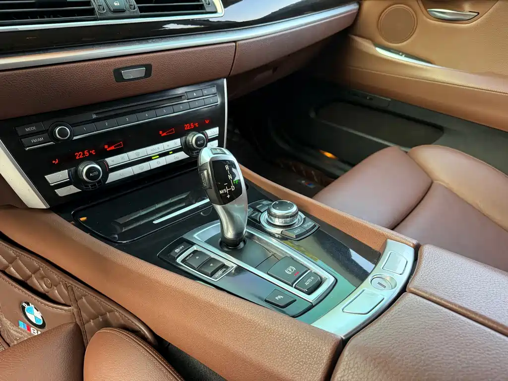 BMW 5 Series GT — миниатюра 6