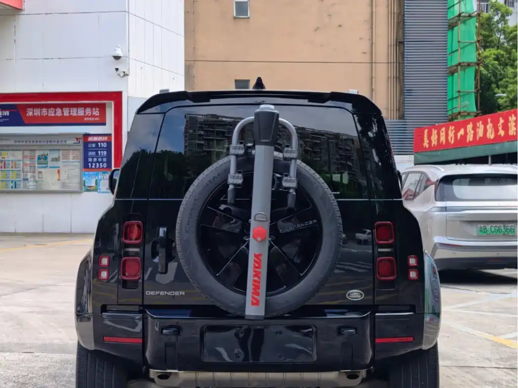 Land Rover Defender — миниатюра 12