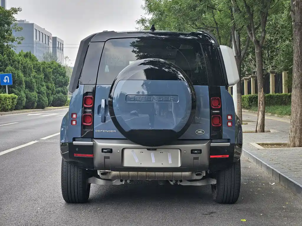 Land Rover Defender — миниатюра 5