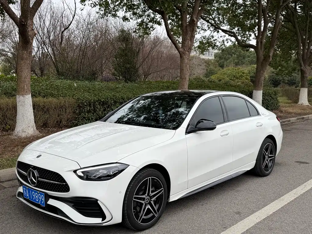 Mercedes-Benz C-Class 2025