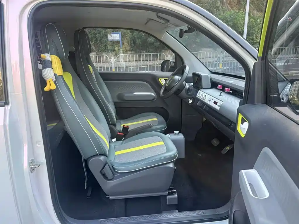 Wuling MINIEV — миниатюра 10