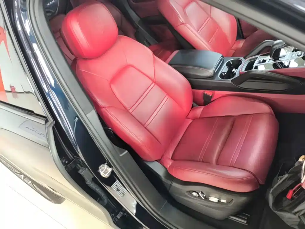 Porsche Cayenne — миниатюра 25
