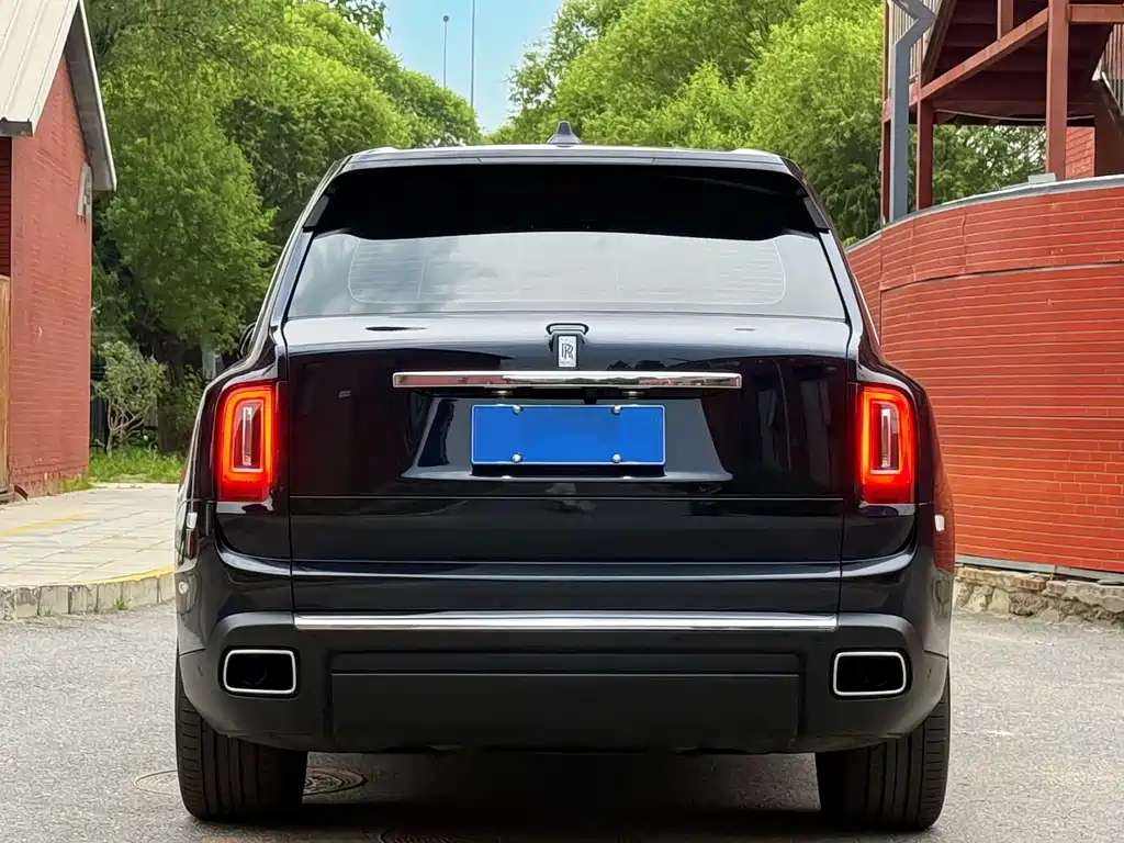Rolls-Royce Cullinan 2018 мест