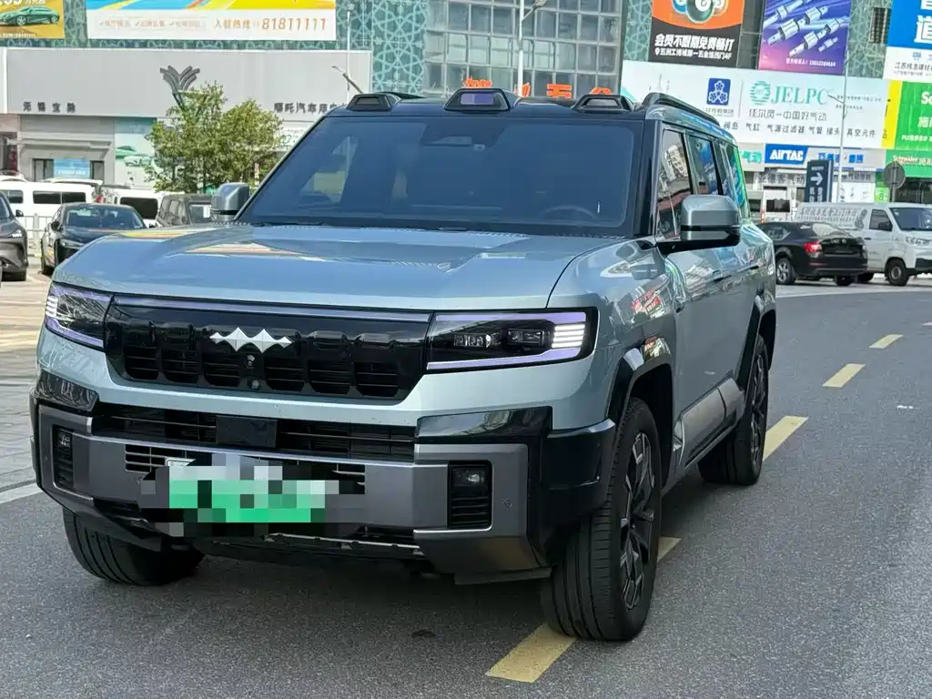 Fang Cheng Bao Leopard 8