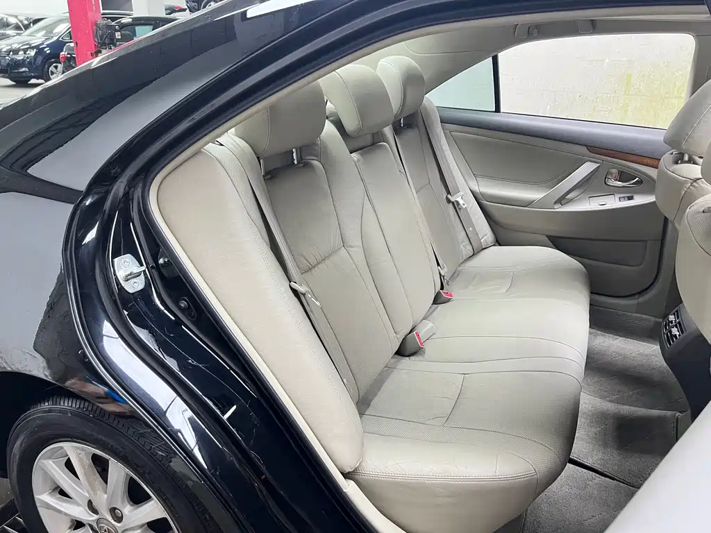 Toyota Camry — миниатюра 11