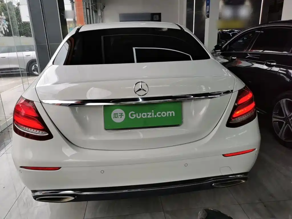Mercedes-Benz E-Class — миниатюра 6