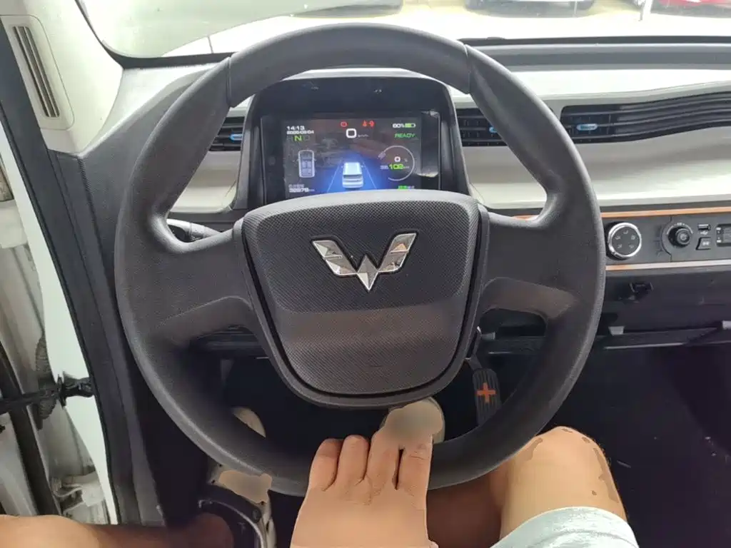 Wuling MINIEV — миниатюра 11