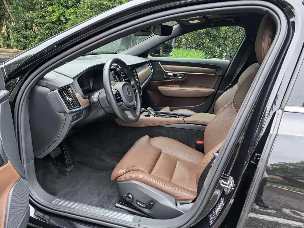 Volvo S90 — миниатюра 4