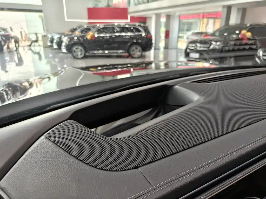 Mercedes-Benz GLS — миниатюра 12