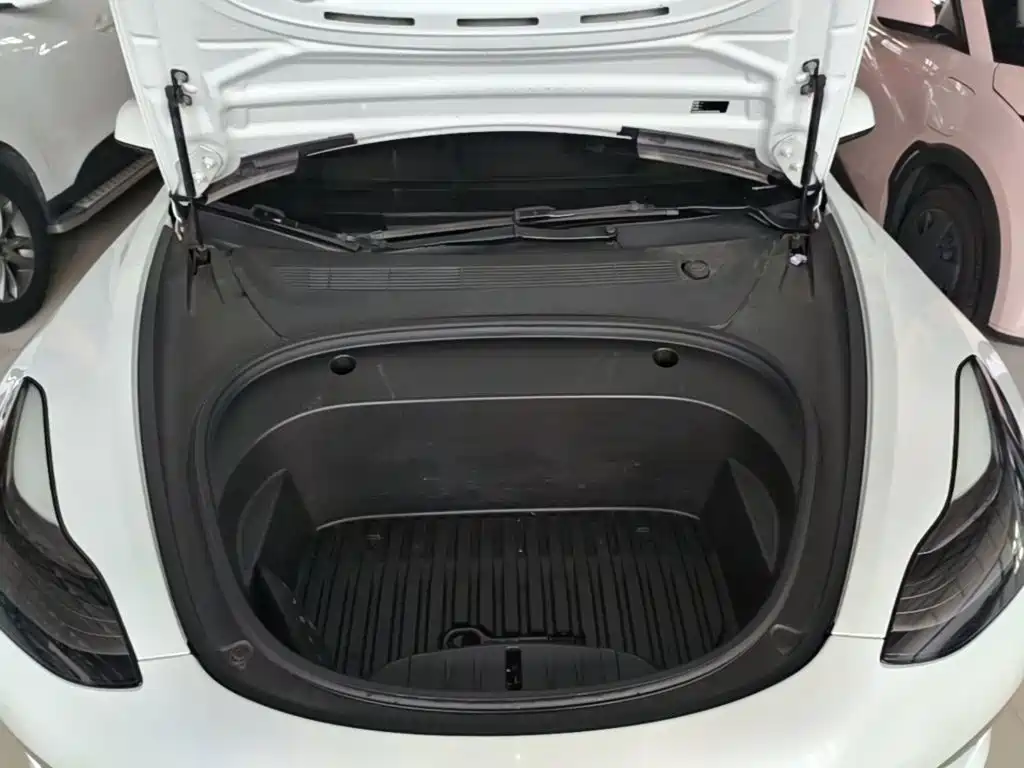 Tesla Model 3 — миниатюра 20