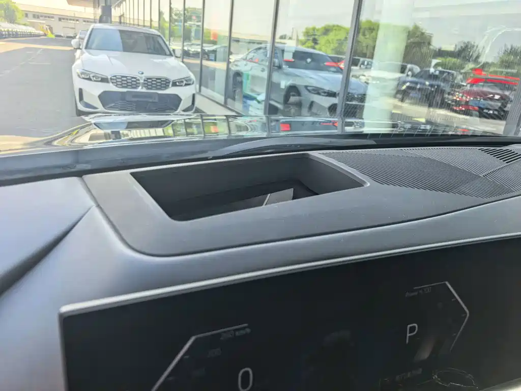 BMW 5 Series — миниатюра 10