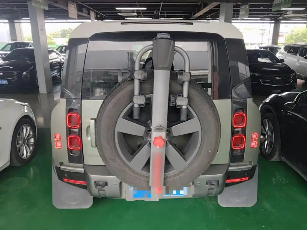 Land Rover Defender — миниатюра 6